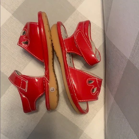 Laniecakes Red Squeaker Sandals - Picture 2 of 3